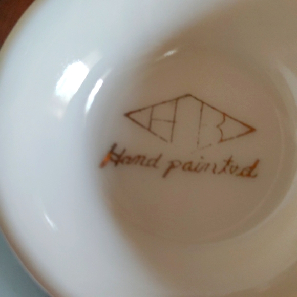 Pansy cup & saucer hand painted - Picture 5 of 7